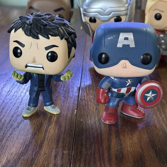 8 Funko Bobblehead Marvel Figures Thor, Loki, Black Widow, Hulk, Wolverine+++ - Picture 3 of 11